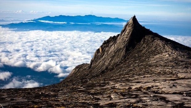 Tourists Leaving Behind Notes With Their Names On Top Of Mount Kinabalu - World Of Buzz 1