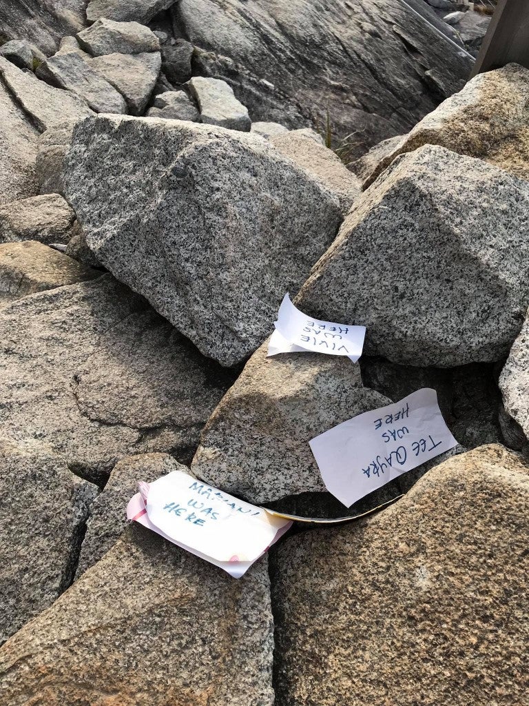 Tourists Leaving Behind Notes With Their Names On Top Of Mount Kinabalu - WORLD OF BUZZ 2