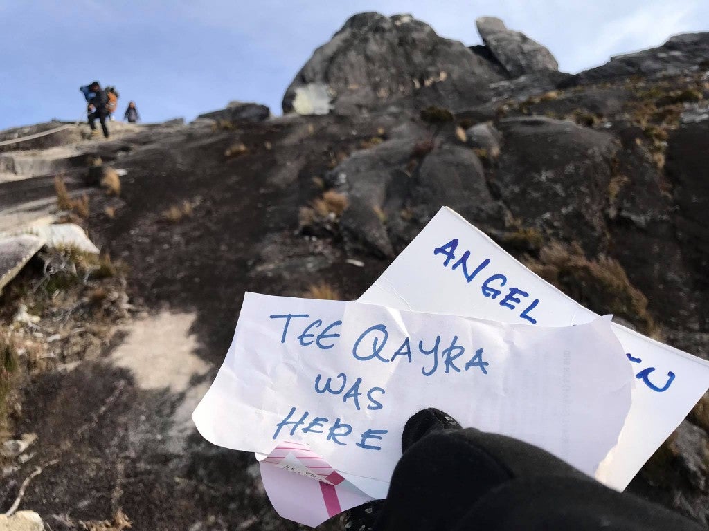 Tourists Leaving Behind Notes With Their Names On Top Of Mount Kinabalu - WORLD OF BUZZ 3