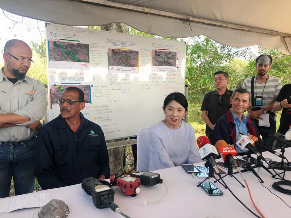 Yeo Bee Yin: "I Will Show The People That Pasir Gudang is Now Safe by Not Wearing A Mask" - WORLD OF BUZZ 1