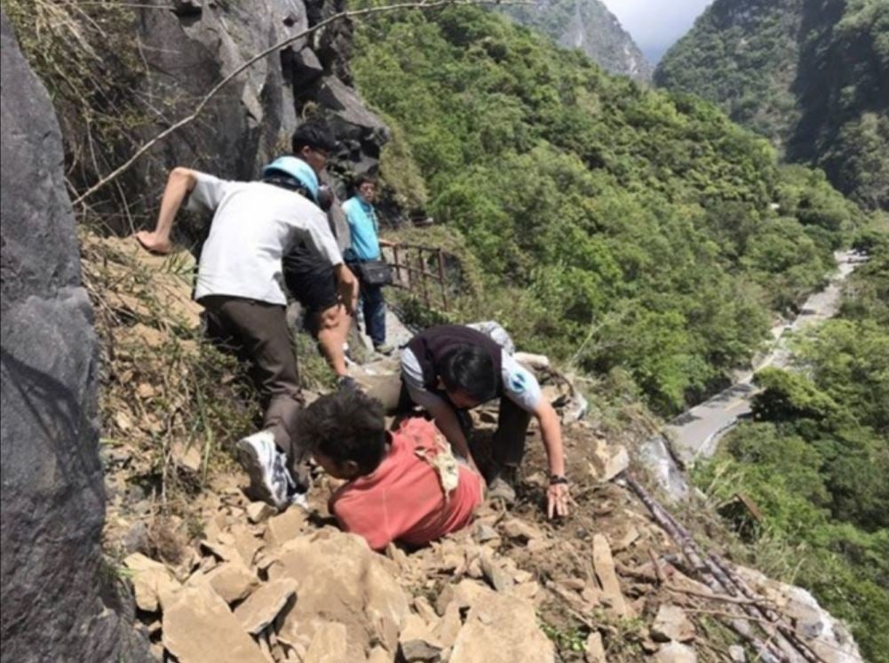 2 Malaysians Severely Injured by Falling Rocks in Taiwan Magnitude 6.1 Earthquake - WORLD OF BUZZ