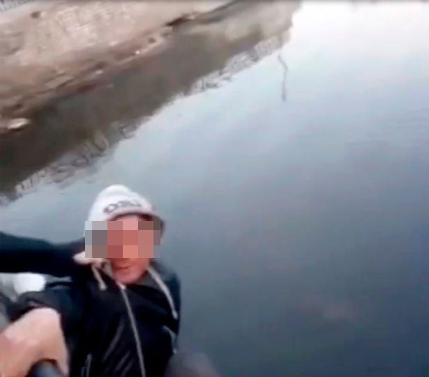 48yo Man Dies After He Was Pushed into A River by 2 Men Who Wanted to Make A "Funny Video" - WORLD OF BUZZ