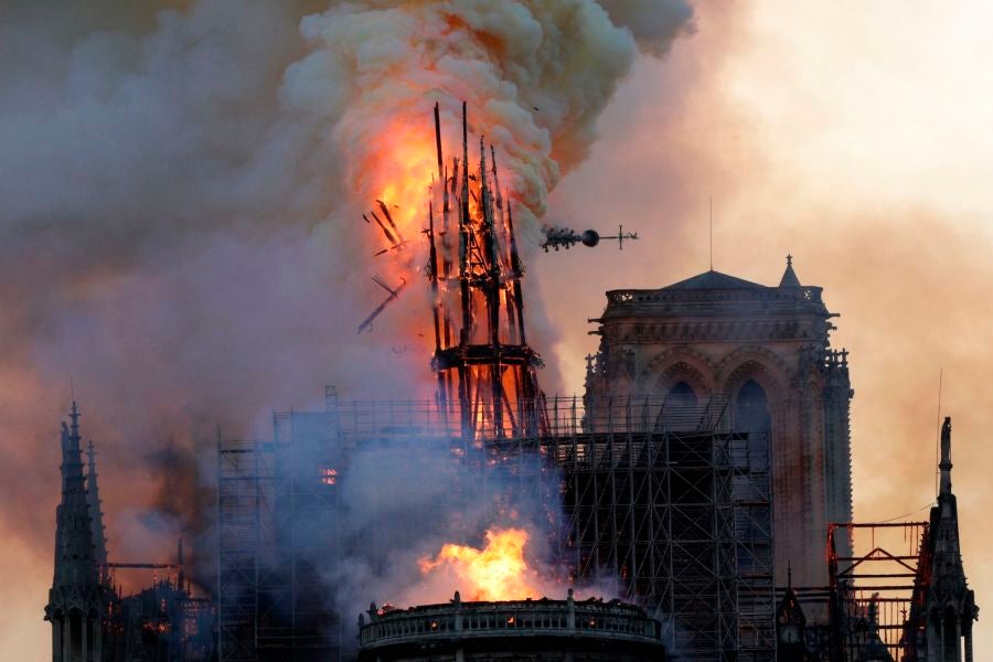 BREAKING: Massive Fire Burns Notre Dame Cathedral in Paris - WORLD OF BUZZ