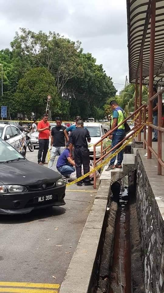 Cleaners Find Dead Body Wrapped in Blanket & Plastic Near Shop in Puchong - WORLD OF BUZZ