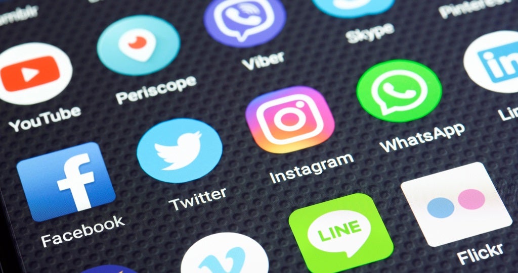 Facebook, Instagram &Amp; Whatsapp Face Worldwide Power Outage - World Of Buzz 1