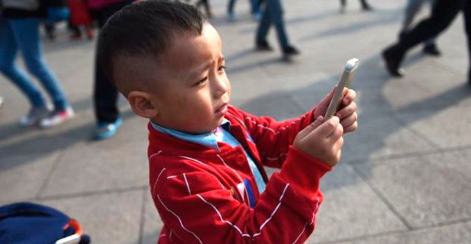Grandma Gives 4Yo Kid Smartphone To Keep - World Of Buzz