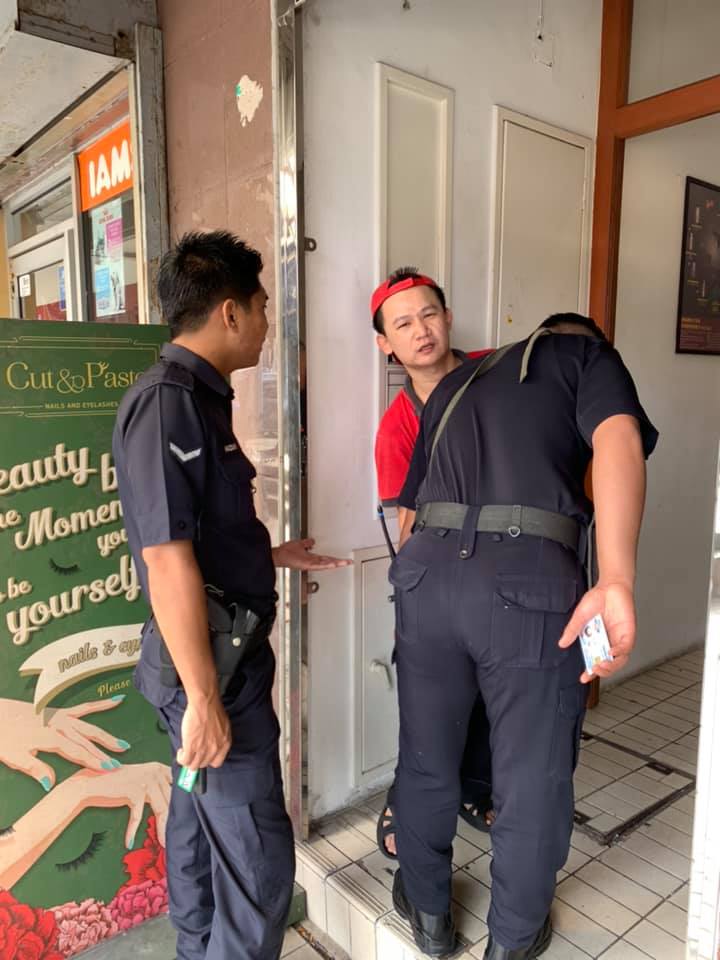 Man Spotted Peeping Inside Bangsar Shop Asking For Facials, Turns Out He's An Alleged Serial Sex Offender - World Of Buzz 1
