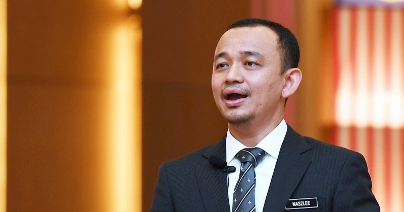 Maszlee: More Places in Matriculation Intake But Quota System Remains at 90:10 - WORLD OF BUZZ