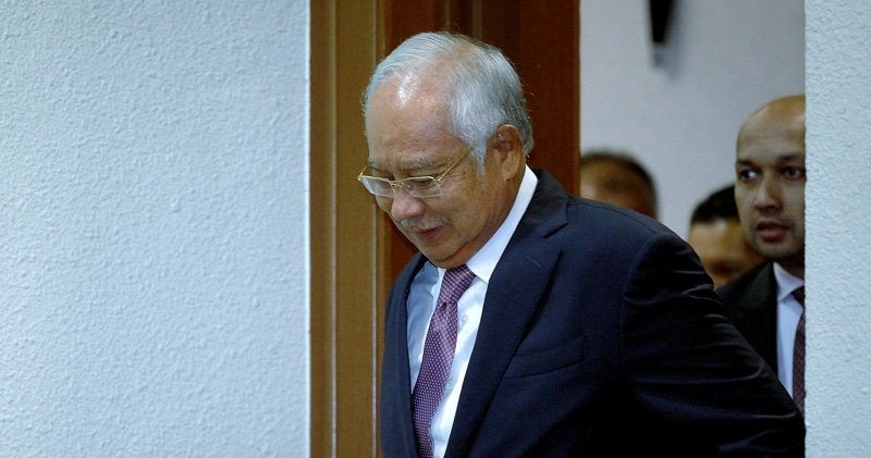 Najib Spend Gave More Than RM200,000 on Content & Writers For Ah Jib Gor FB Account - WORLD OF BUZZ