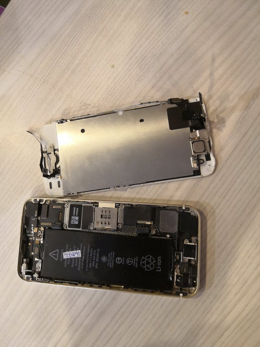 Netizen Slams Low Yatt Phone Store For Alleged Fraud While Fixing His Iphone - World Of Buzz 1