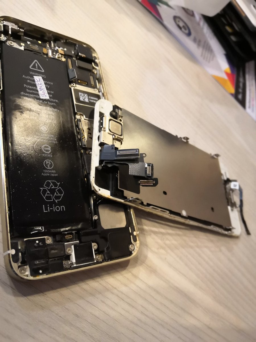 Netizen Slams Low Yatt Phone Store For Alleged Fraud While Fixing His Iphone - World Of Buzz 2