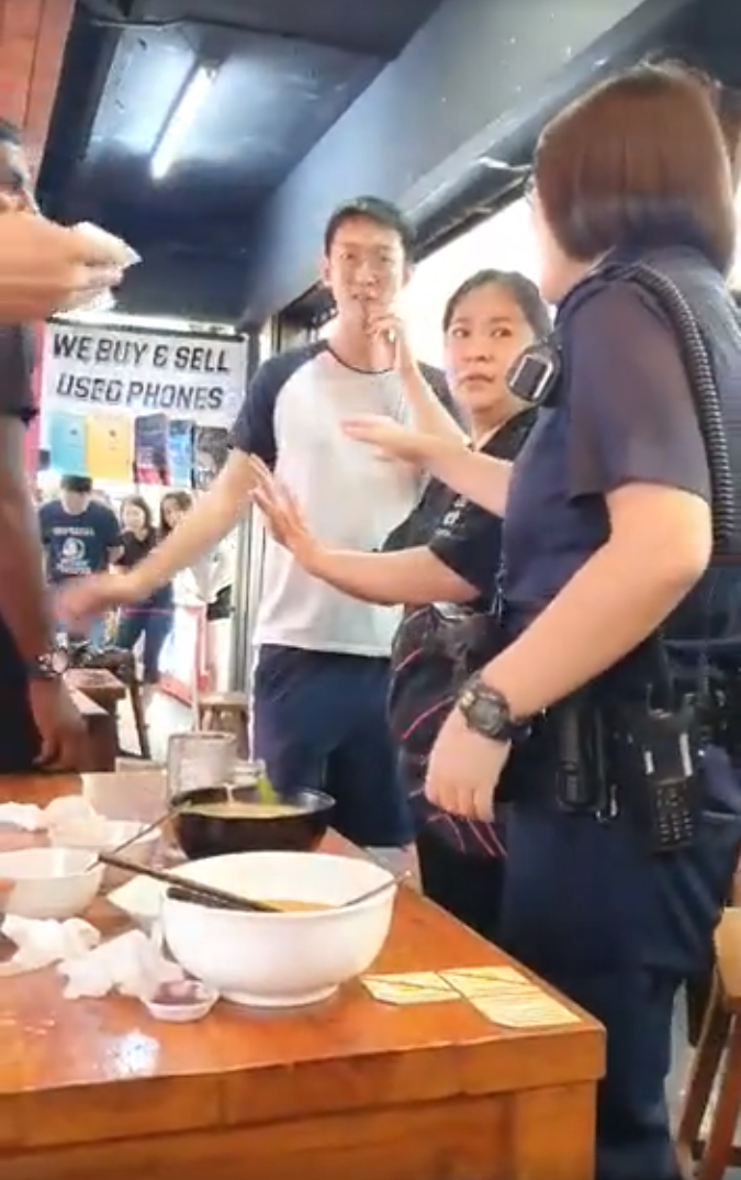 Rowdy Man Causes Singaporean Lady to Go Berserk After Trying to Flip Her Table - WORLD OF BUZZ 6