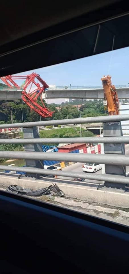 Scary Photos Of Mrt Segment Lifter Toppling Cause Concern Among M'sians - World Of Buzz 3