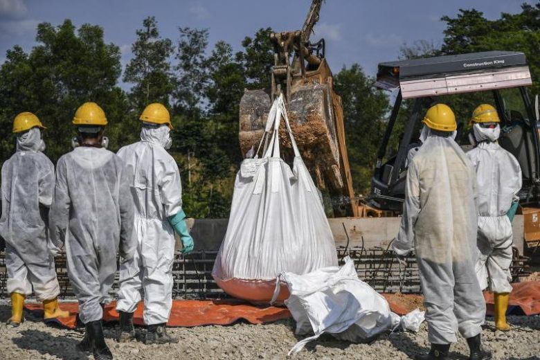 Singaporean Tyre Factory Director Charged For Chemical Dumping In Pasir Gudang, Could Face Rm500K Fine - World Of Buzz