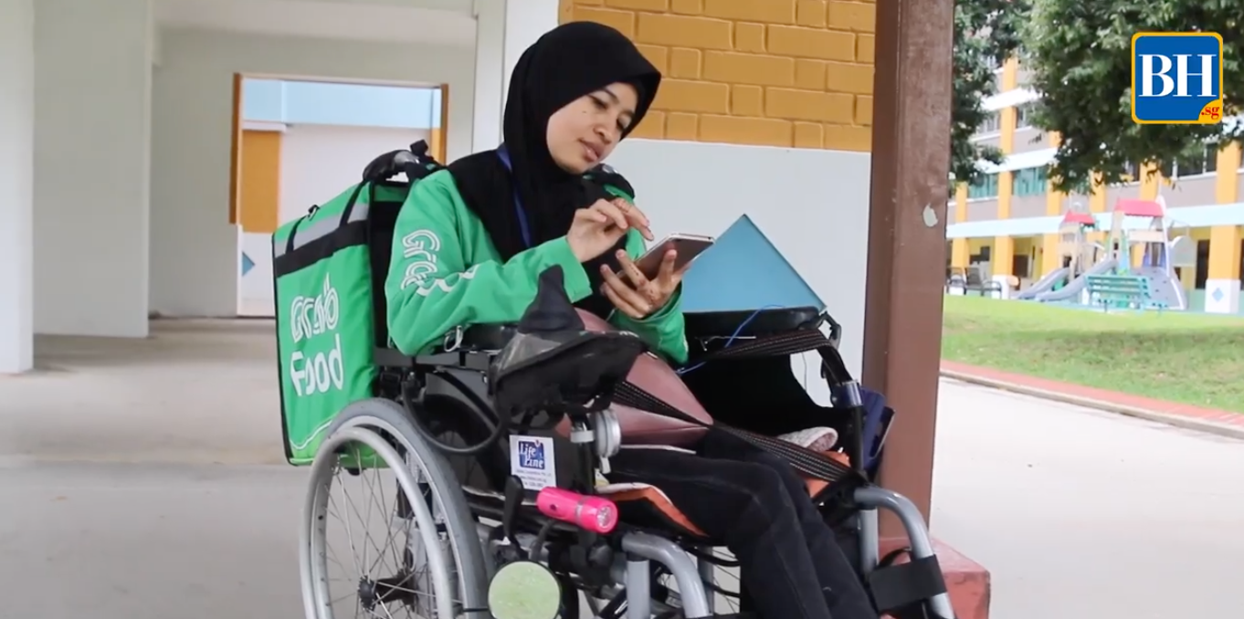 The Story Behind GrabFood Delivery Lady Who Make Deliveries On A Wheelchair - WORLD OF BUZZ 6