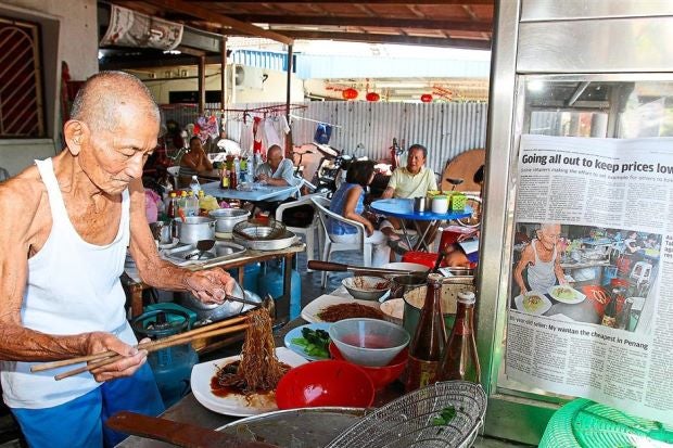 This Penang Stall Has Been Selling Rm3 Wantan Mee &Amp; 10Sens Wantan For Almost 20 Years! - World Of Buzz 2