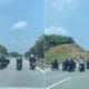 [Watch] Video Of Bikers Blocking The Road For Other Motorists In Pantai Timur Highway Goes Viral - World Of Buzz