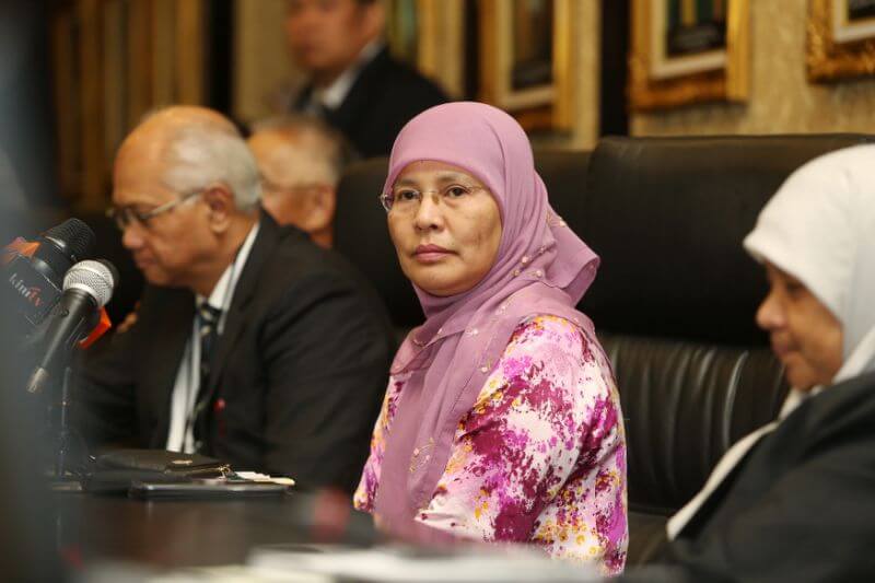 5 Facts You Should Know About Tengku Maimun, The First Female Chief Justice of Malaysia - WORLD OF BUZZ