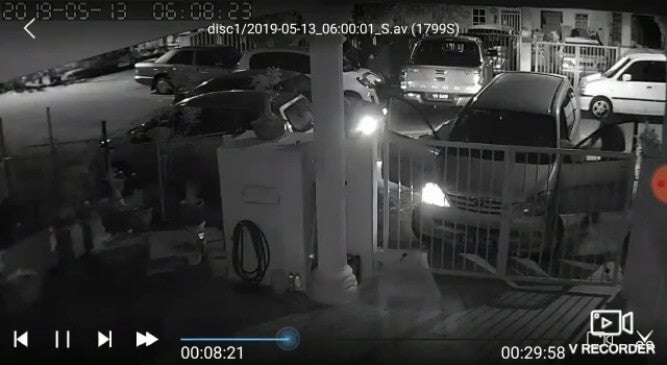 Car Thieves Ambush & Hijack Klang Woman's Vehicle As She Was Exiting House with Daughter - WORLD OF BUZZ 2