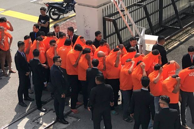 Jpj Officer Faces 660 Years In Jail For Lorry Driver Protection Bribes, 8 Others Face Similar Charges - World Of Buzz 1