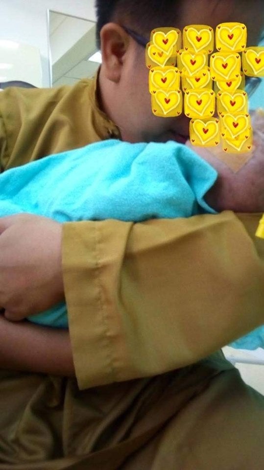 Malaysian Father Shares How His Baby Sadly Died After Being Held &Amp; Kissed By Many People - World Of Buzz
