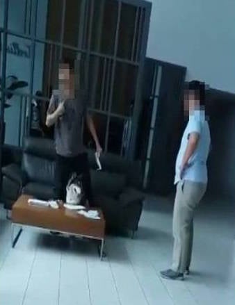 Man Brings His Dog To Apartment Lobby In Sungai Besi, Becomes Furious When Security Guard Confronts Him - World Of Buzz