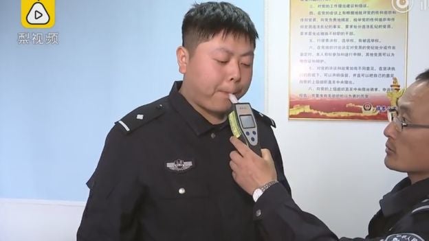Man Suspected Of Drunk Driving After Failing Breathalyser, Turns Out He Was Just Eating Durian - World Of Buzz 4