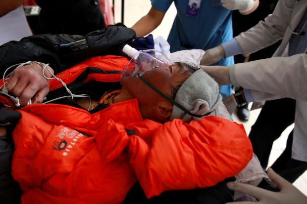 M'sian Doctor Who Was Stranded in The Himalayas For 2 Nights Dies in Hospital - WORLD OF BUZZ