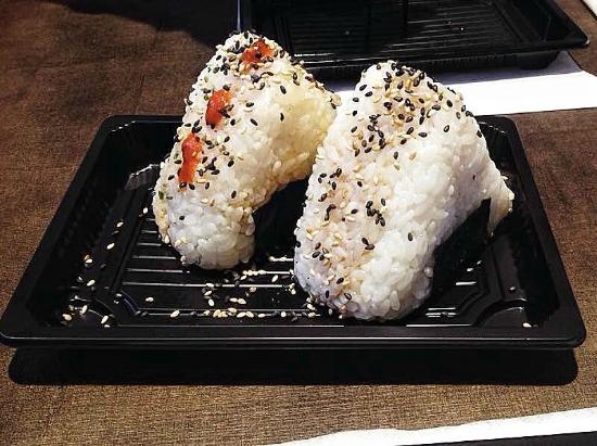 M'sian Tourists Accidentally Bring Chicken Onigiri Into Taiwan, Gets Slapped with RM4,000 Fine - WORLD OF BUZZ