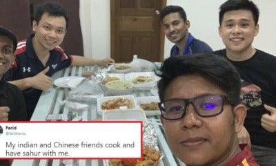 Netizens' Hearts Warmed By Multiracial Malaysian Friends Breaking Fast Together - World Of Buzz