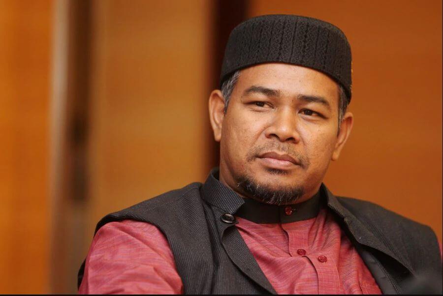 PAS Member: Non-Muslim Students Should Learn Pendidikan Islam to Strengthen Unity & Harmony  - WORLD OF BUZZ