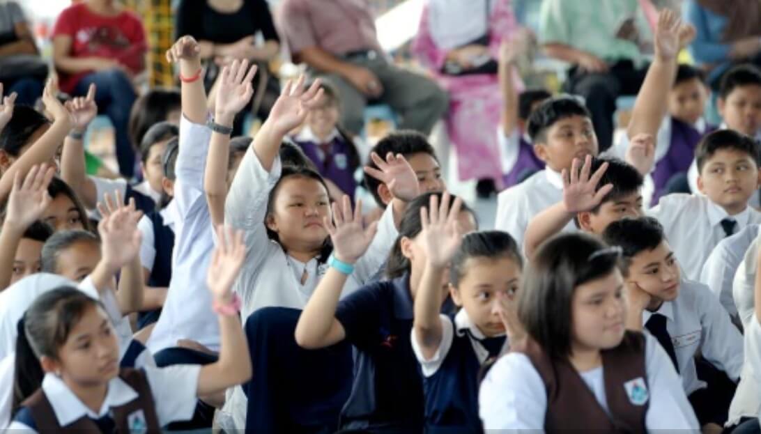 Starting 2020, Primary Schools in Sarawak Will Begin Teaching Maths & Science in English - WORLD OF BUZZ