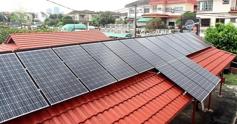 M'Sia Aims To Have All Roofs In Peninsular M'Sia Fitted With Solar Panels To Save 1.4 Times More Electricity - World Of Buzz