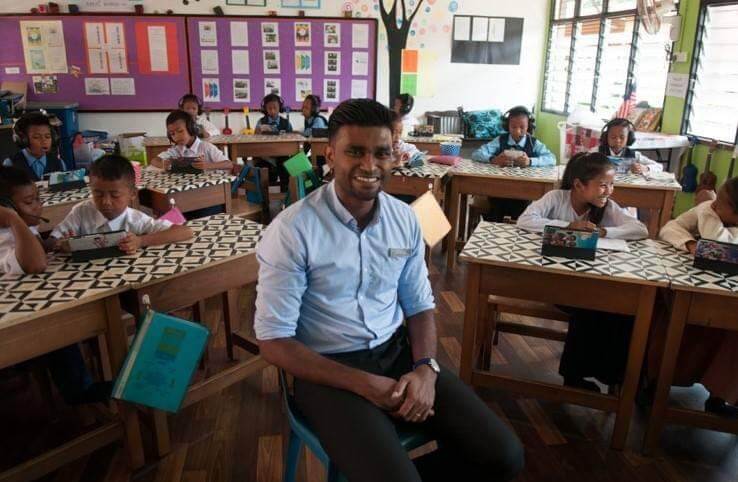 Teacher's Dedication Towards Teaching Orang Asli Inspires All Of Us To Word Harder - World Of Buzz 4