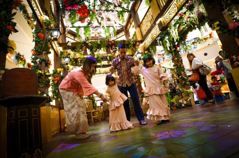 Celebrating Raya Then vs Now: How Raya Celebrations Have Changed Over the Years in ...