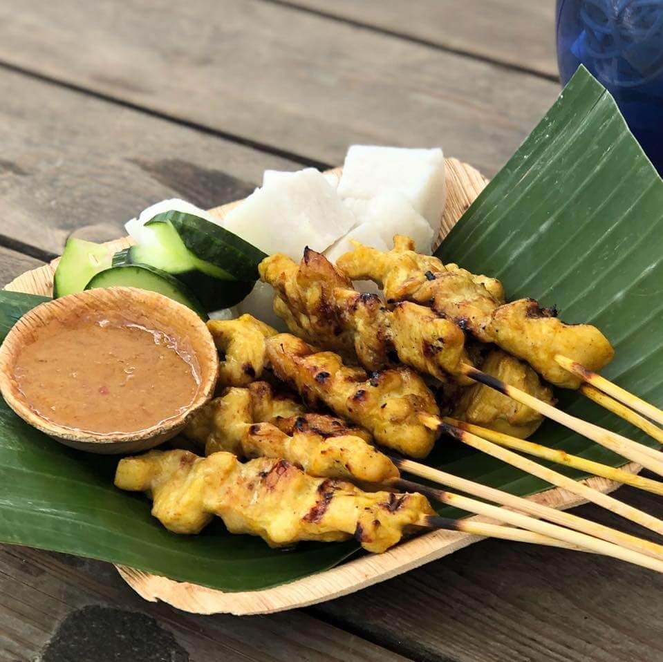 This Malaysian Has a Satay Stall in Denmark & She Can Sell Up to 600 Sticks a Day! - WORLD OF BUZZ