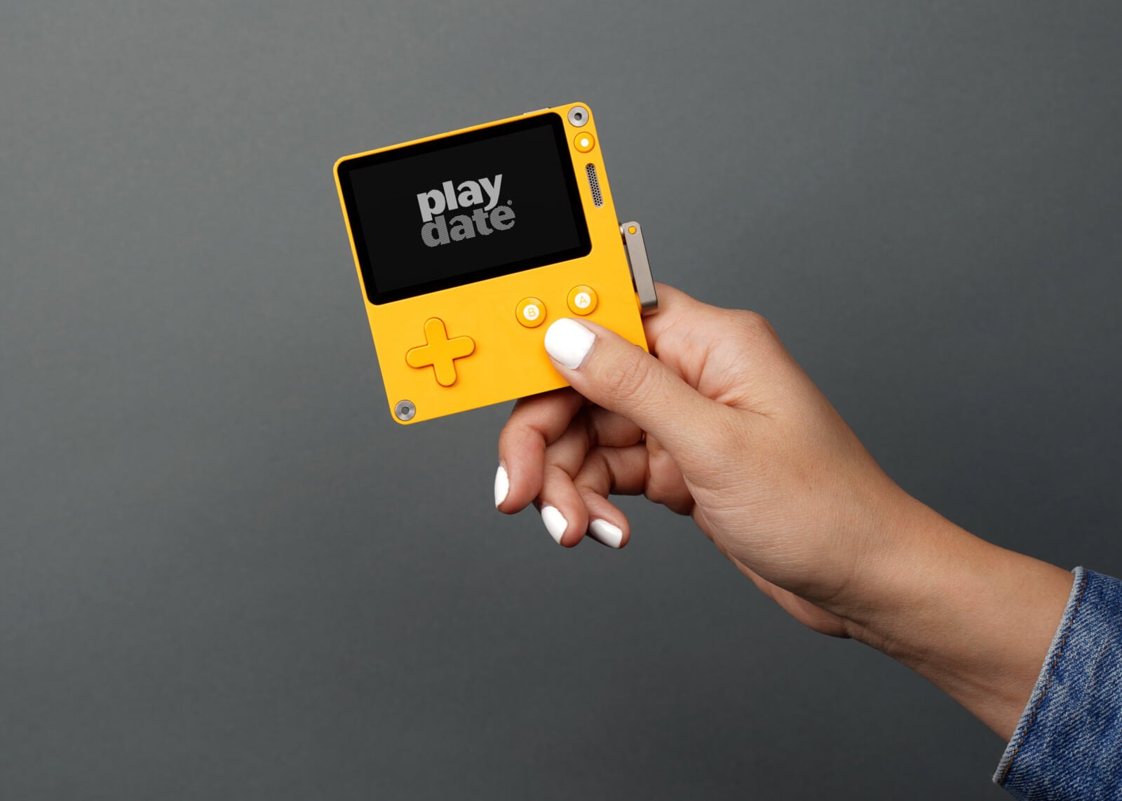 This New Handheld Gaming Console Complete With Crank Costs Rm600 &Amp; It's Being Produced In M'sia! - World Of Buzz