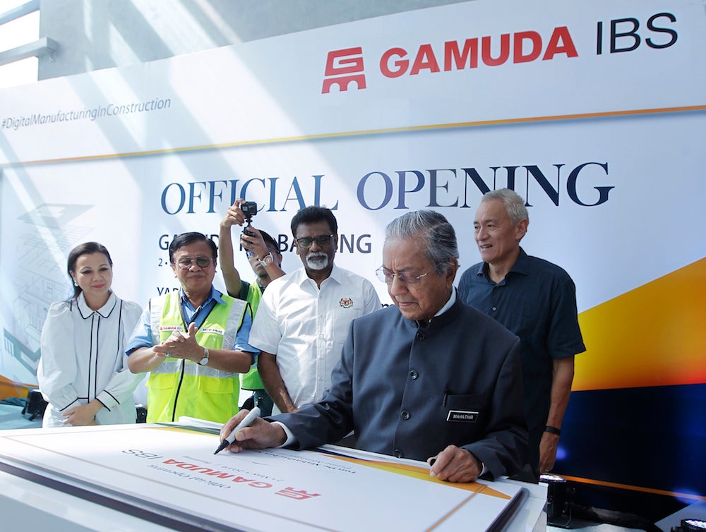 Tun M: There'll Be 100,000 Affordable Homes Built By End of 2019 - WORLD OF BUZZ