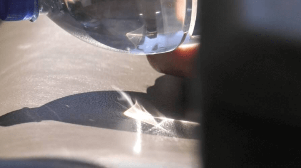 Water Bottle Inside The Car During A Hot Day Can Set Your Car On Fire - WORLD OF BUZZ 1
