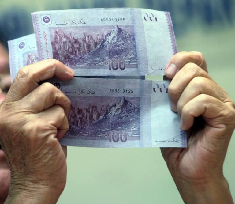 Woman Gets Sentenced To 5 Years In Jail Because She Used Fake Rm100 Notes - World Of Buzz 1
