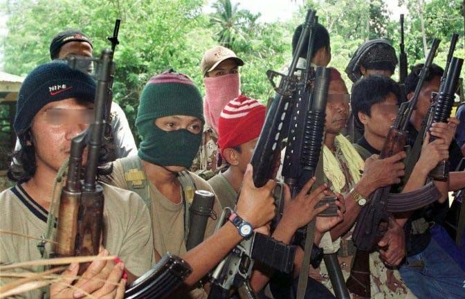 10 Fishermen in Sabah Goes Missing, Believed to Have Been Kidnapped By Abu Sayyaf Gunmen - WORLD OF BUZZ