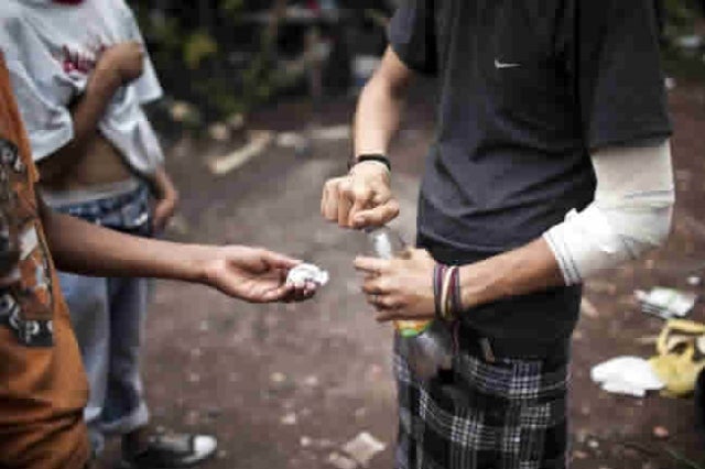 14yo Malaysian Believed to Have Died From Glue Sniffing Overdose, - WORLD OF BUZZ