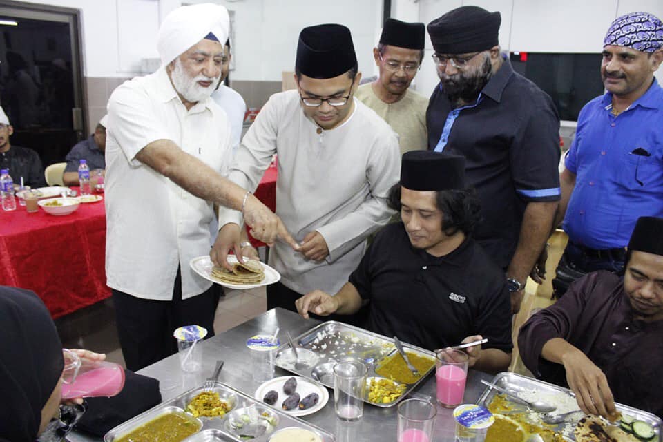 Berbuka Puasa Sikh Temple, Here's What They Are Saying About It - WORLD OF BUZZ 4