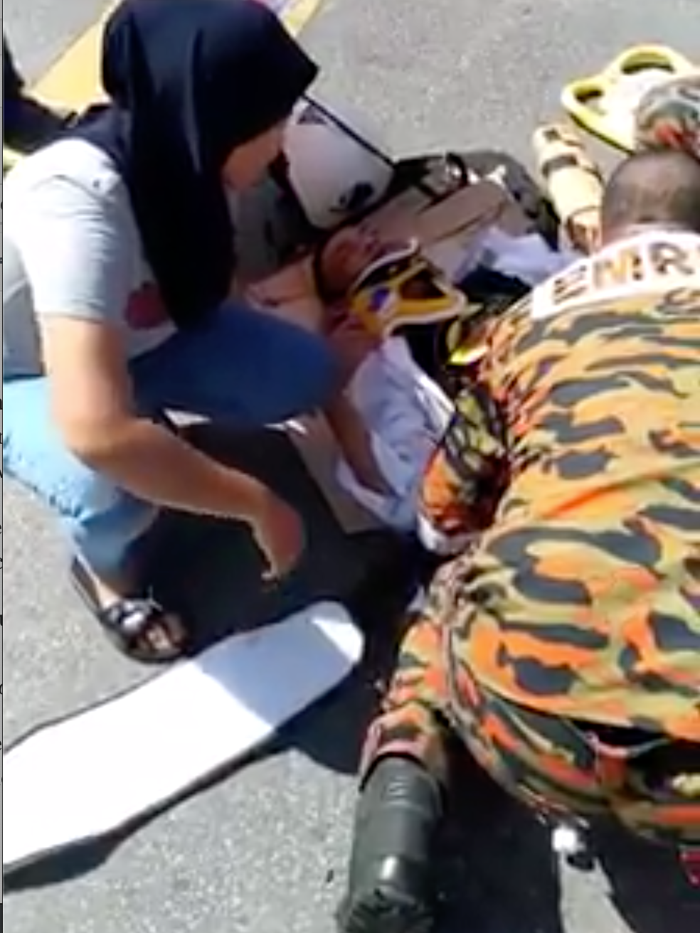 Injured Man Scolds Paramedics "Stupid" for Treating His Injuries - WORLD OF BUZZ
