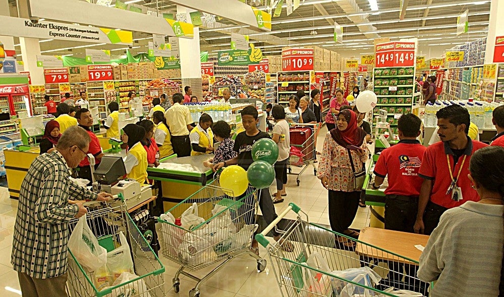 Malaysians Who Love Shopping Share Their TOP Secrets on How to Save Even More - WORLD OF BUZZ 3
