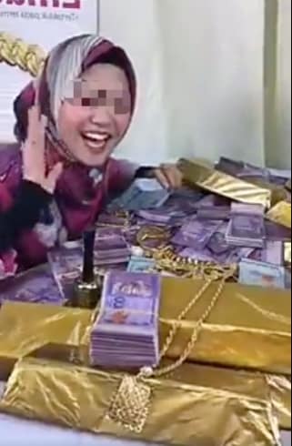 Online Entrepreneur Kantoi Showing Off Using Fake Money During Her Fb Live - World Of Buzz 2