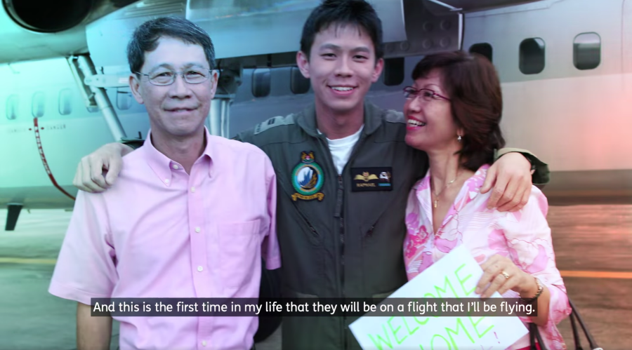 Singapore Pilot Arranges Flight to Surprise Parents Who Are On Board - WORLD OF BUZZ 3