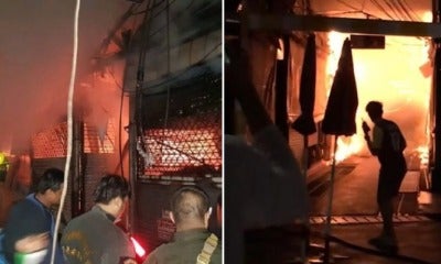 Watch: Fire Destroys Over 100 Shops At Chatuchak Market, Likely Caused By Transformer Blast - World Of Buzz 4