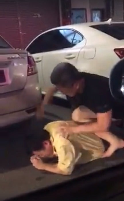 Watch: Two Men Get Into Brutal Fight At Cheras C180 Allegedly Due To Road Accident - World Of Buzz 1
