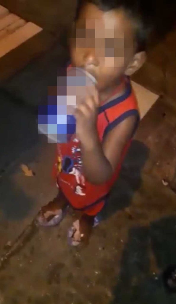 2yo Johor Boy Drinks Alcohol But Mother Says He Did It On His Own, Police Get Involved - WORLD OF BUZZ 4